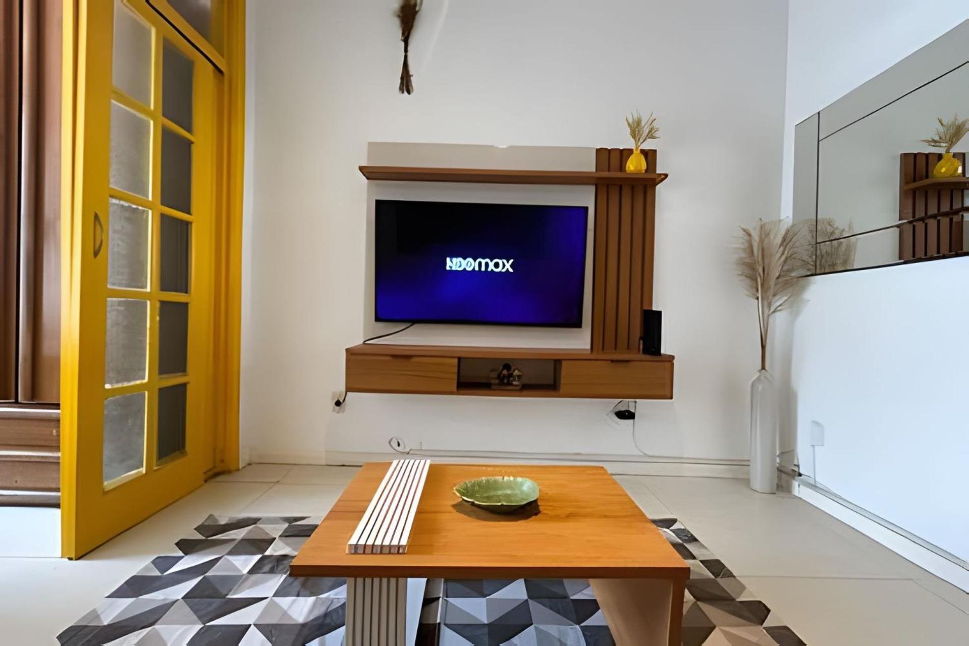 Em Copacabana A 100 Metros Da Apartamento *