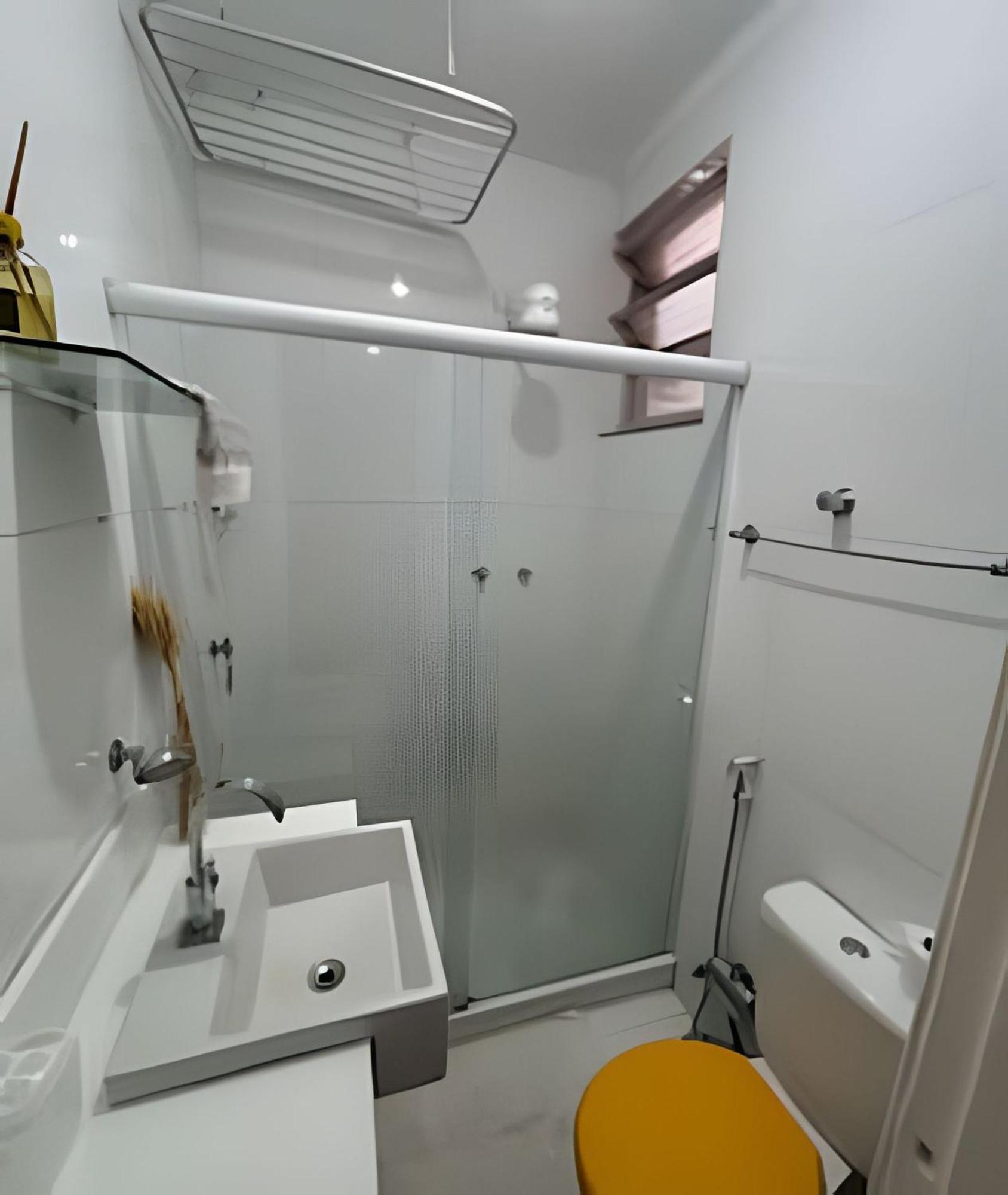 Em Copacabana A 100 Metros Da Apartamento