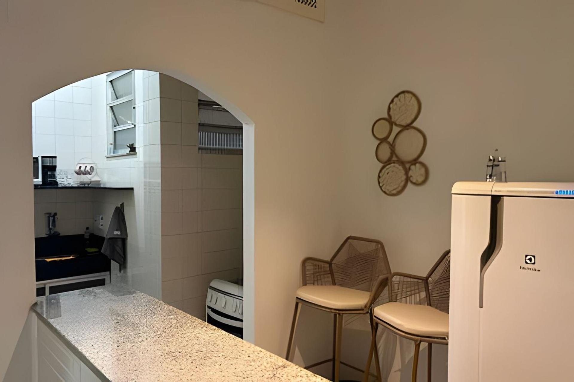 Apartamento Em Copacabana A 100 Metros Da