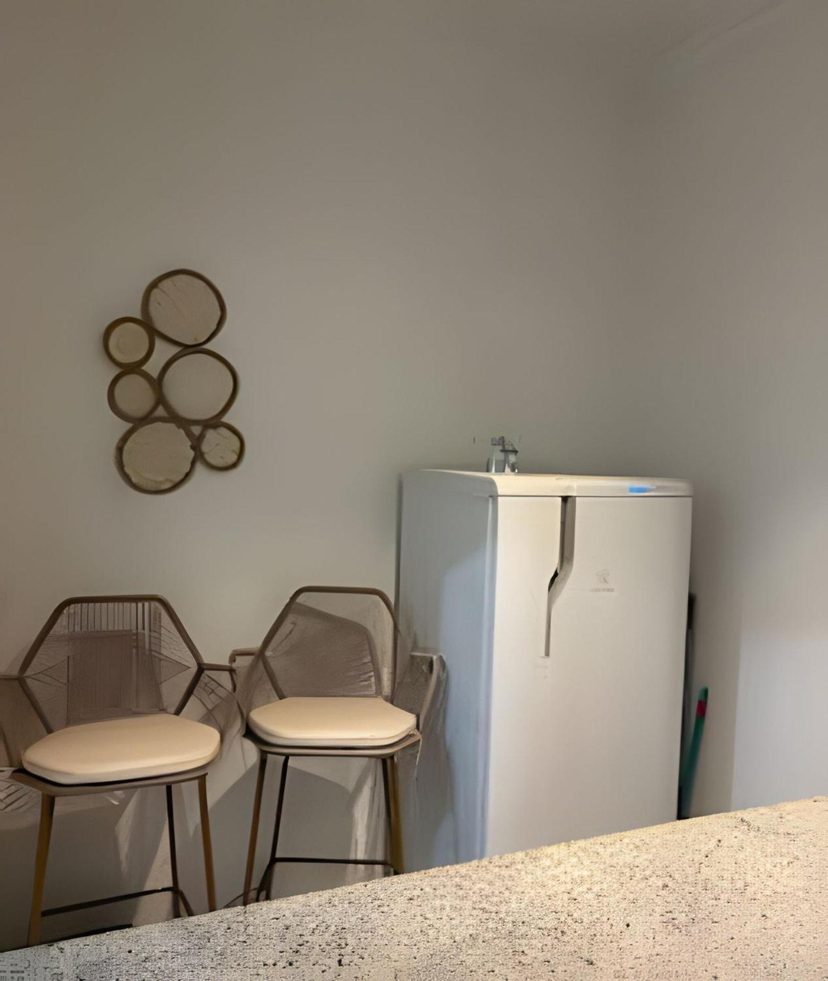 Em Copacabana A 100 Metros Da Apartamento *